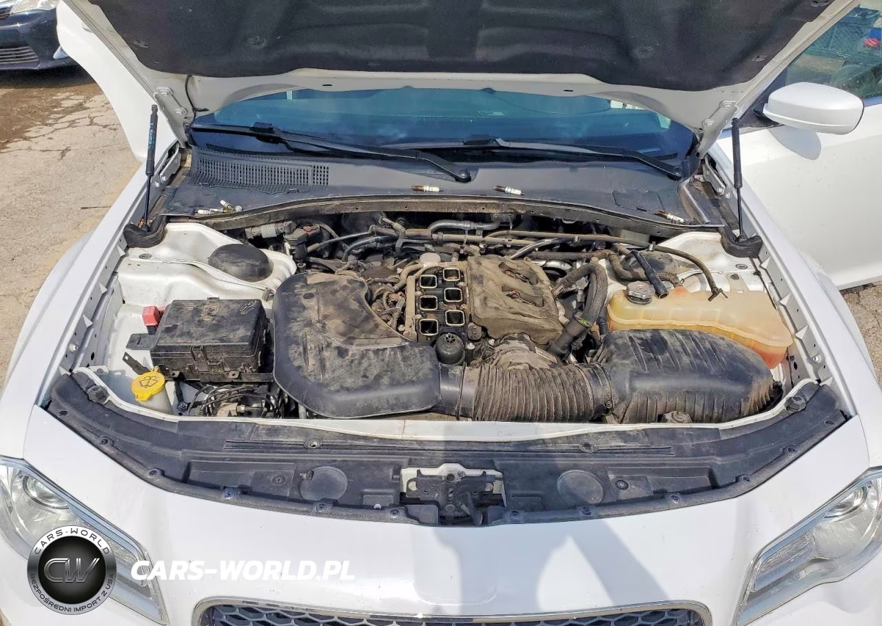 2019 Chrysler 300 Touring VIN:2C3CCAAG7KH568738 - 11