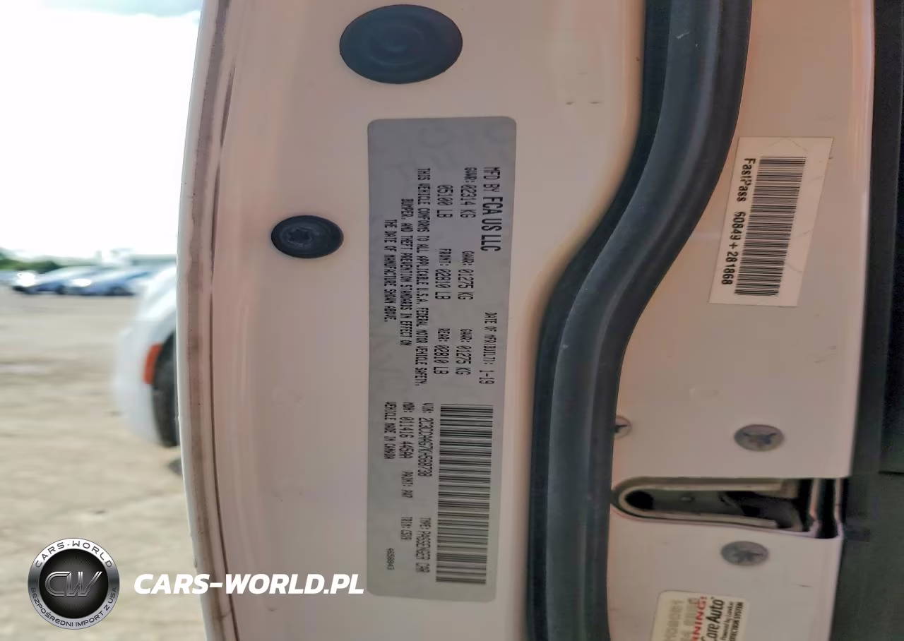 2019 Chrysler 300 Touring VIN:2C3CCAAG7KH568738 - 12
