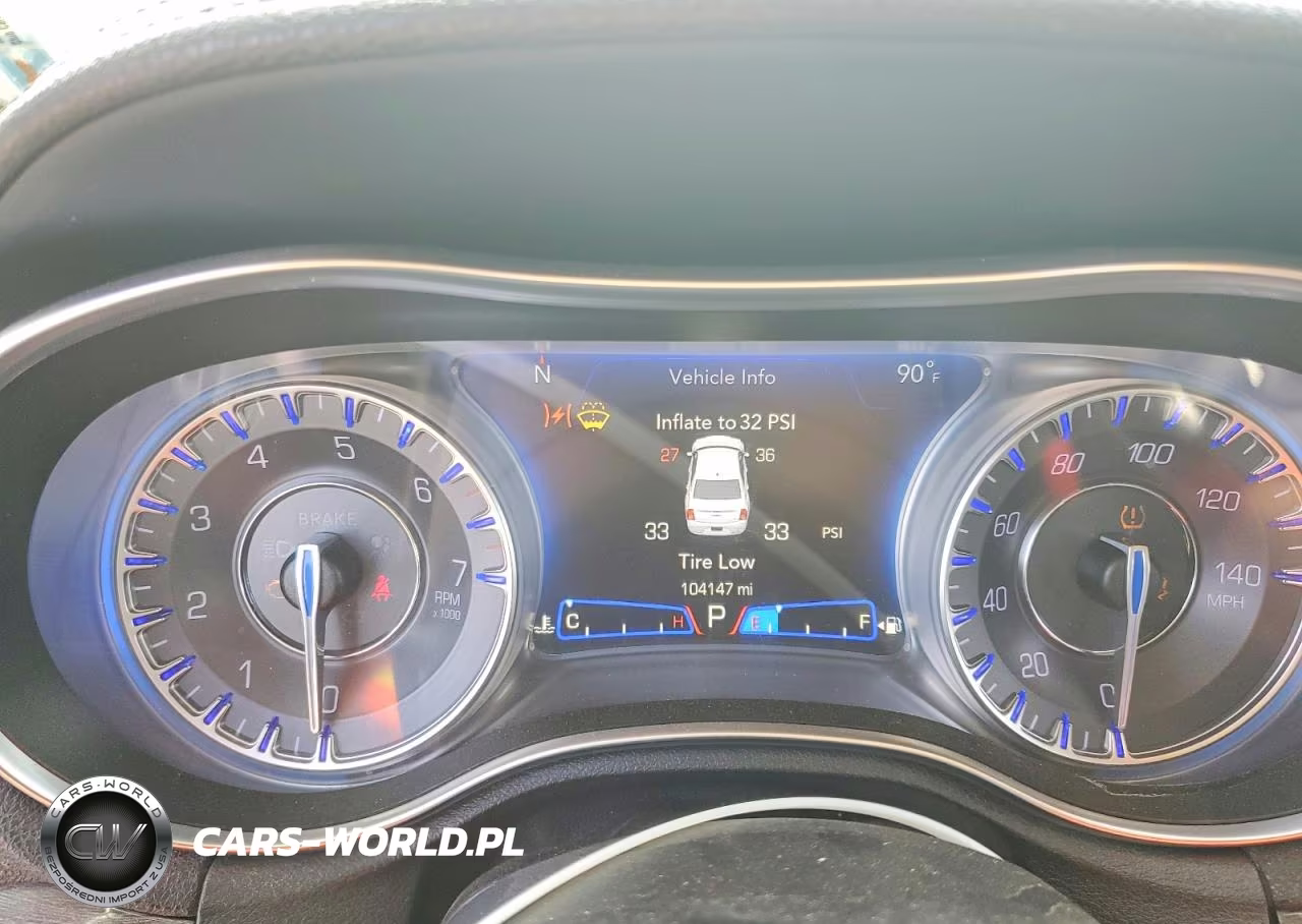 2019 Chrysler 300 Touring VIN:2C3CCAAG7KH568738 - 9