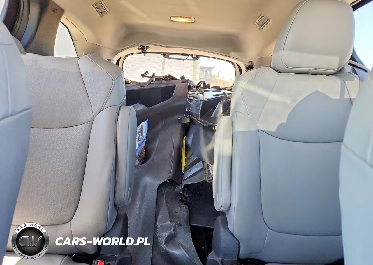 2025 Toyota Sienna Xle 7-Passenger VIN:5TDJSKFCXSS189266 - 10