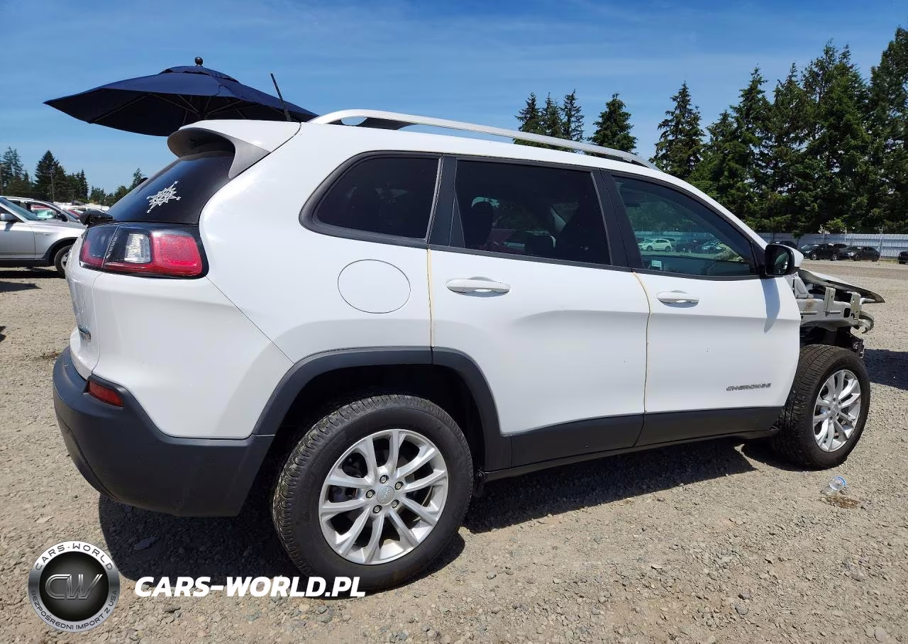 2020 Jeep Cherokee Latitude VIN:1C4PJLCB2LD654201 - 3