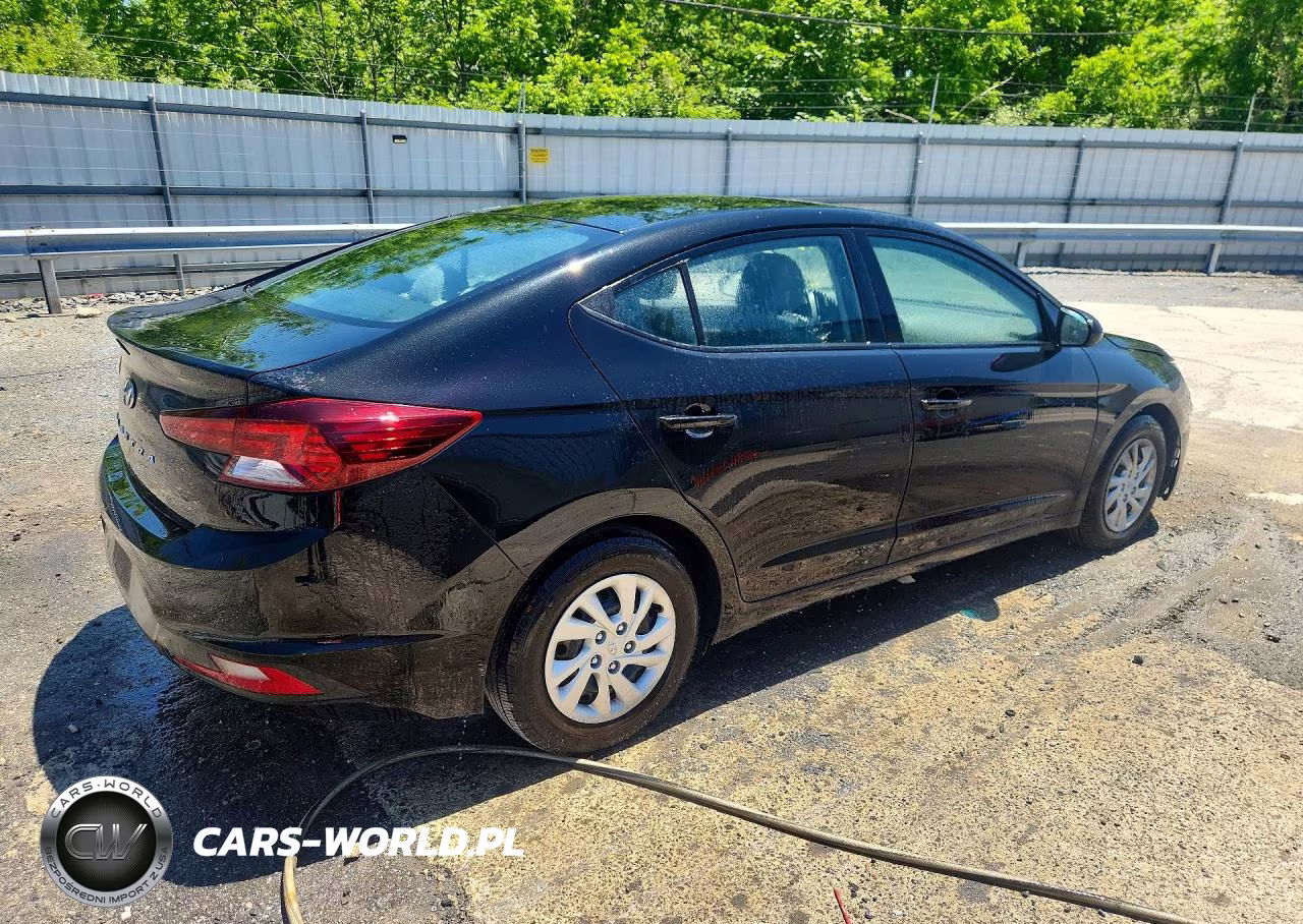 2019 Hyundai Elantra Se VIN:5NPD74LF1KH445678 - 3
