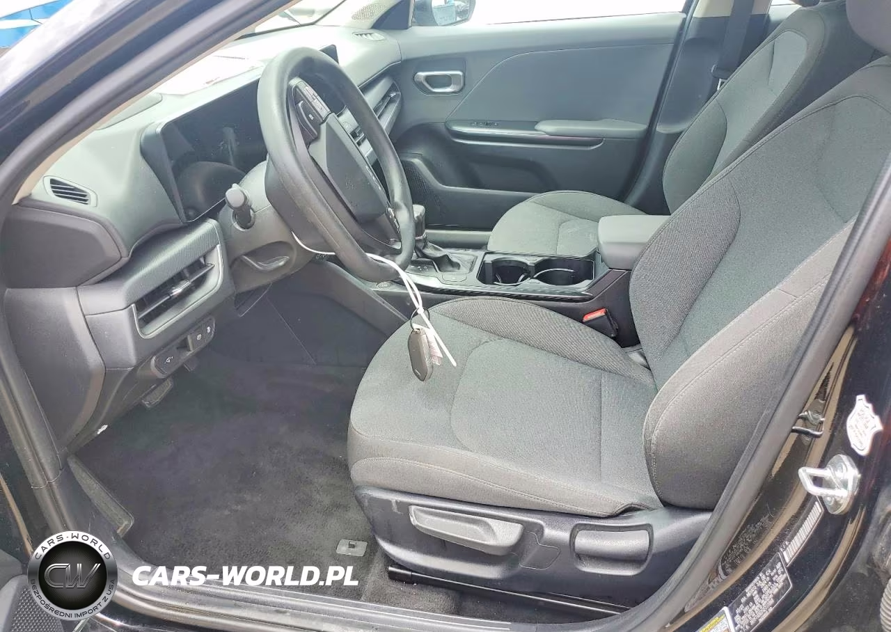 2025 Kia K4 Lxs VIN:3KPFT4DE2SE115966 - 7