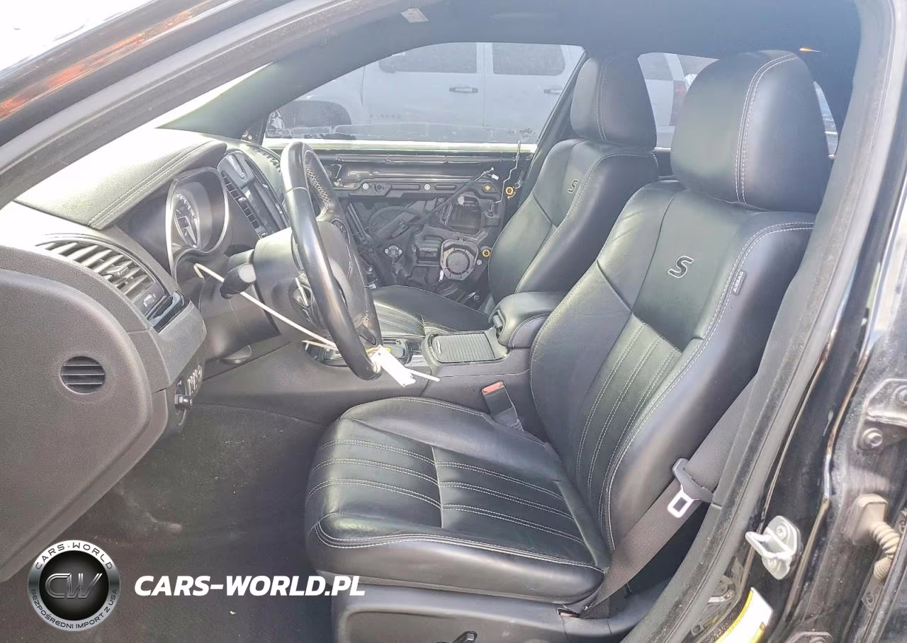 2021 Chrysler 300 S VIN:2C3CCABG4MH532975 - 7