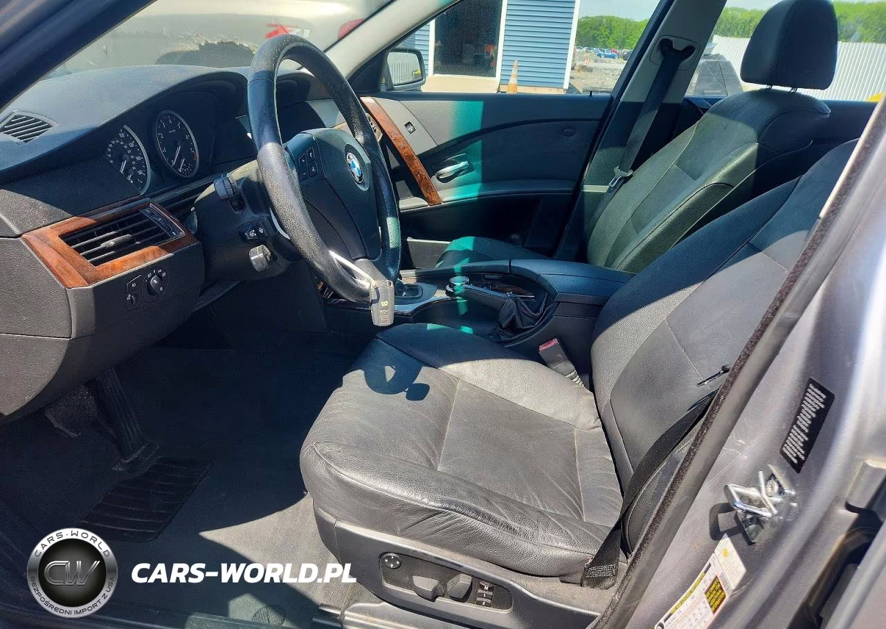 2007 BMW 525 Xi VIN:WBANF33567CW71398 - 7