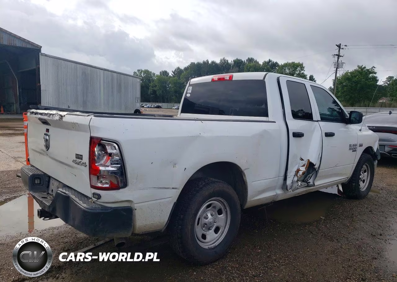 2019 Ram 1500 Classic Tradesman VIN:1C6RR6FT4KS724077 - 3