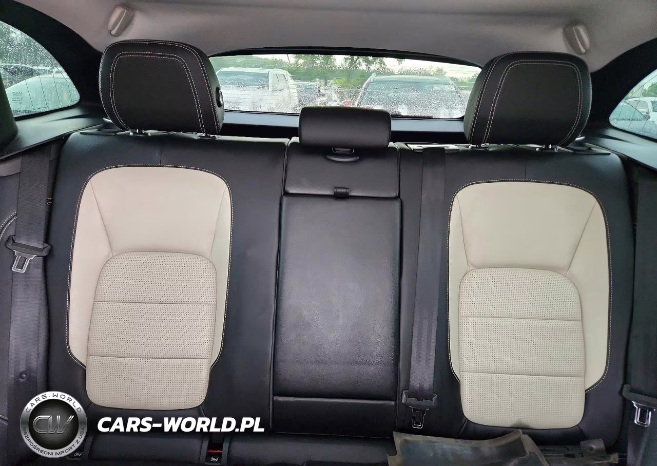 2017 Jaguar F-Pace R - Sport VIN:SADCL2BV3HA495622 - 10