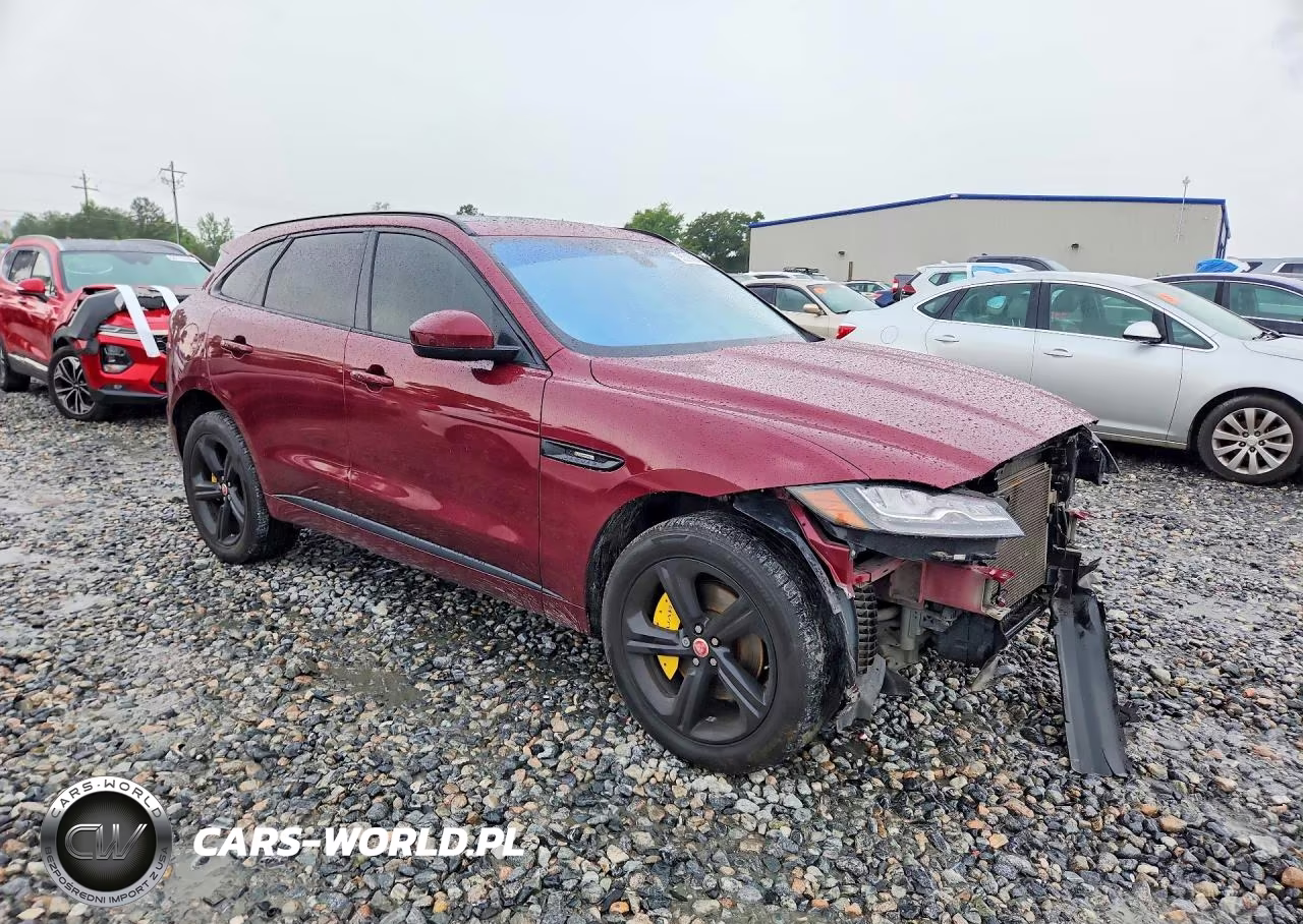 2017 Jaguar F-Pace R - Sport VIN:SADCL2BV3HA495622 - 4
