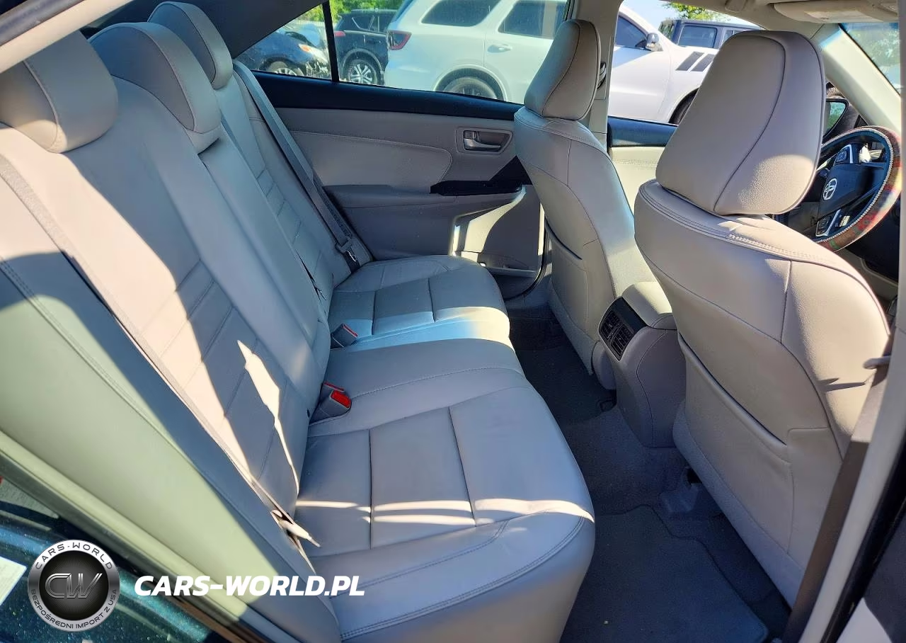 2015 Toyota Camry Hybrid VIN:4T1BD1FK6FU156648 - 10
