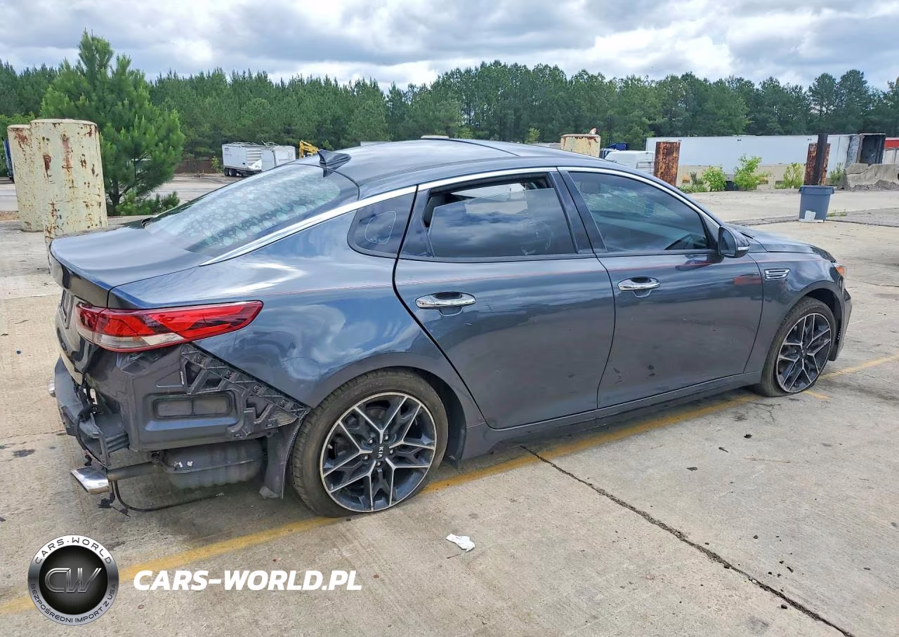 2020 Kia Optima Special Edition VIN:5XXGT4L31LG435227 - 3