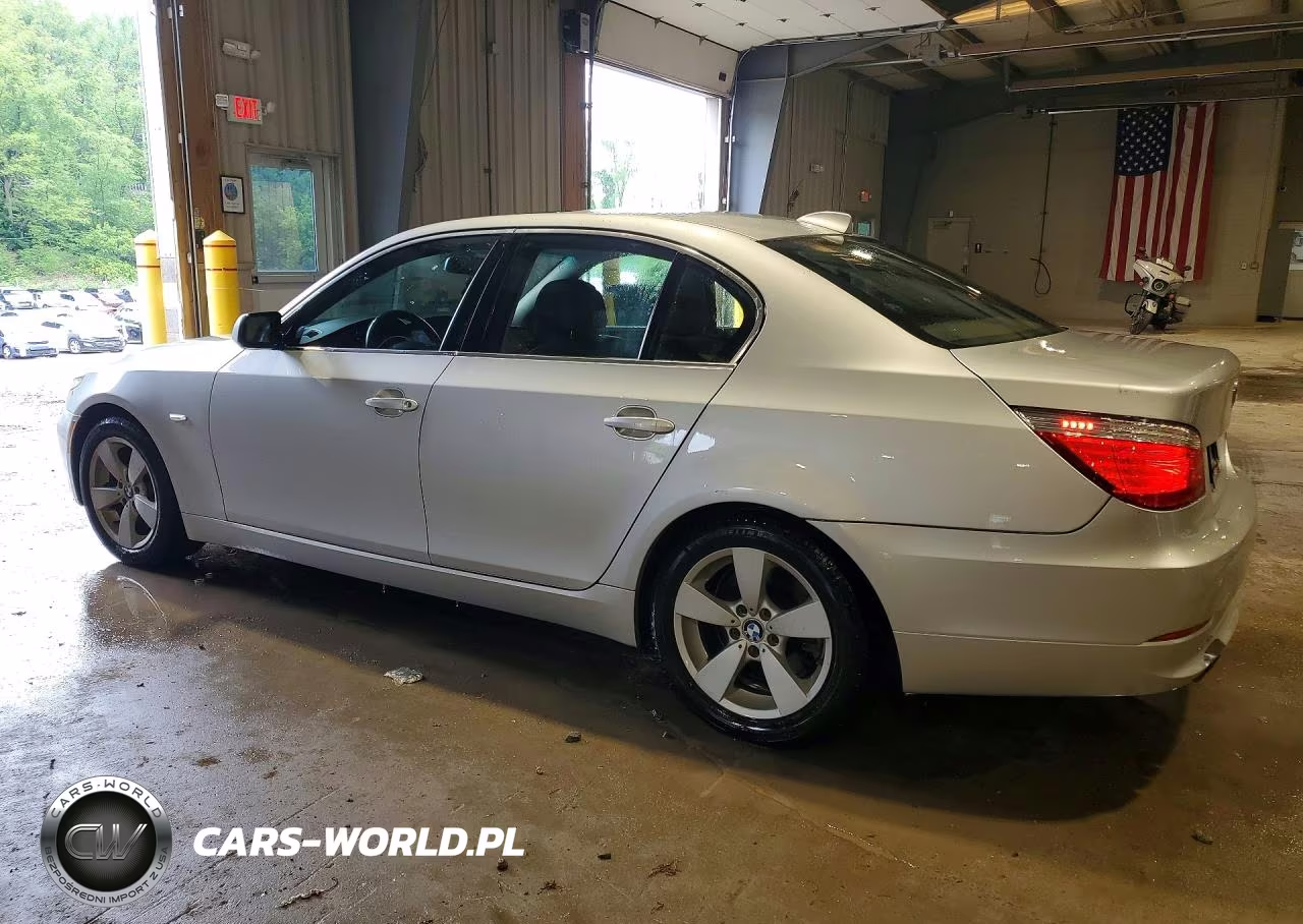 BMW 528XI VIN:WBANV13548CZ54021 - 2