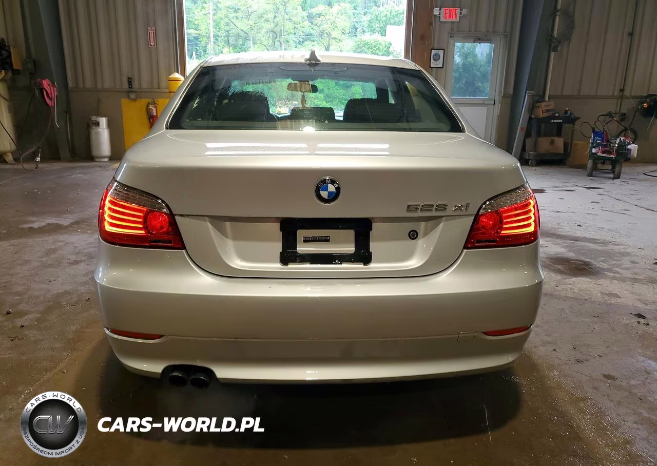 BMW 528XI VIN:WBANV13548CZ54021 - 6