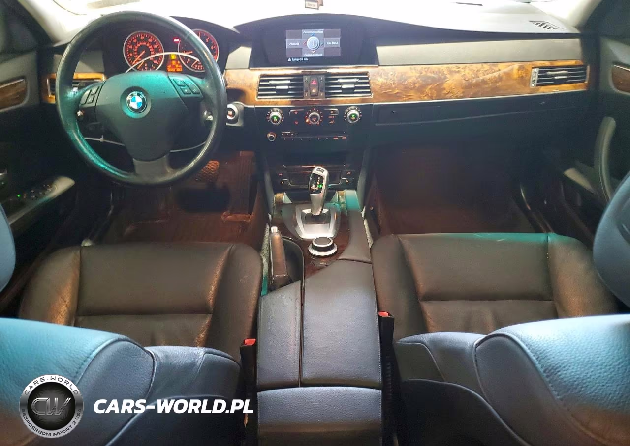 BMW 528XI VIN:WBANV13548CZ54021 - 8