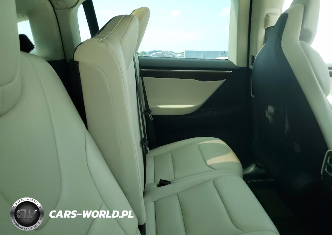 2018 Tesla Model X VIN:5YJXCDE47JF085866 - 10