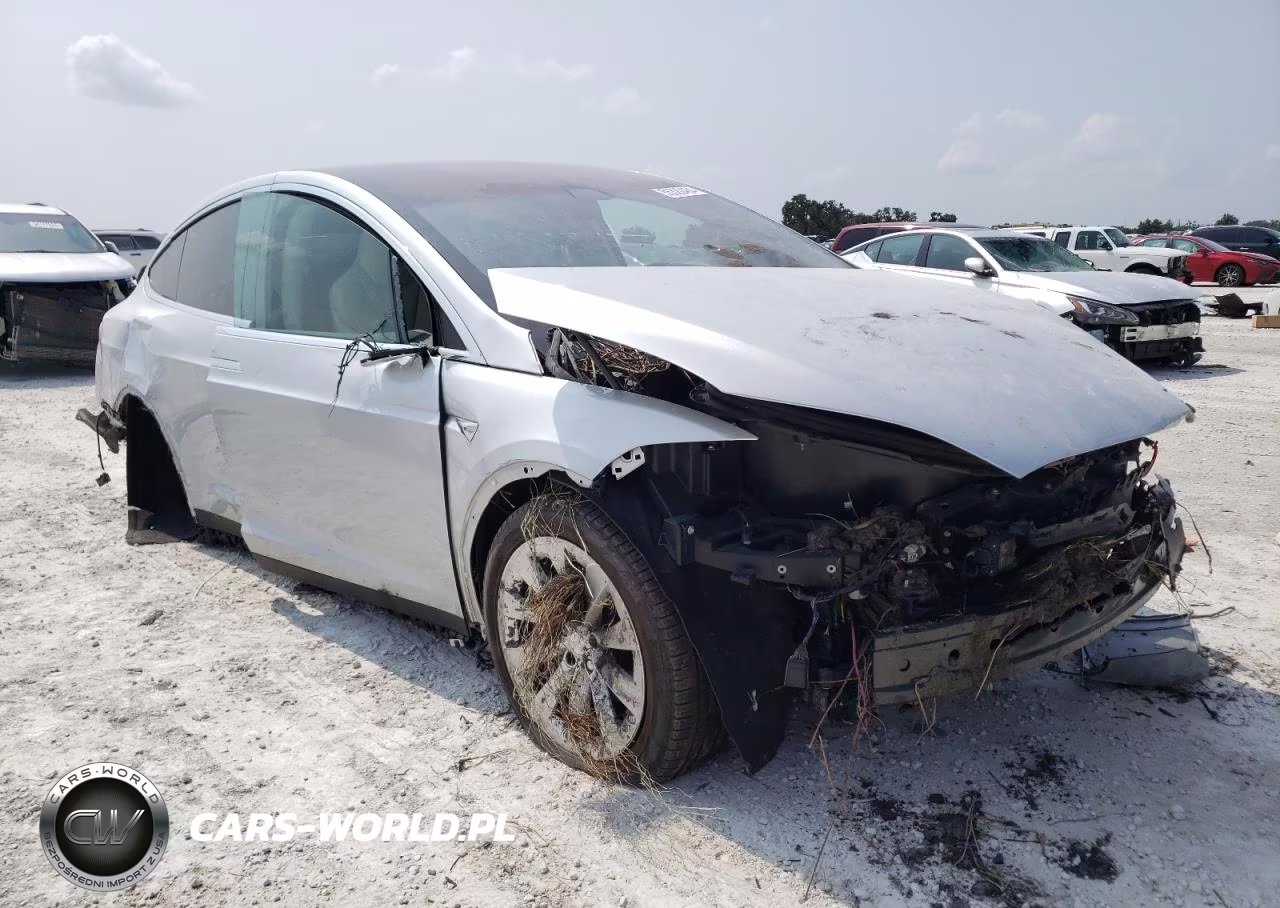 2018 Tesla Model X VIN:5YJXCDE47JF085866 - 4