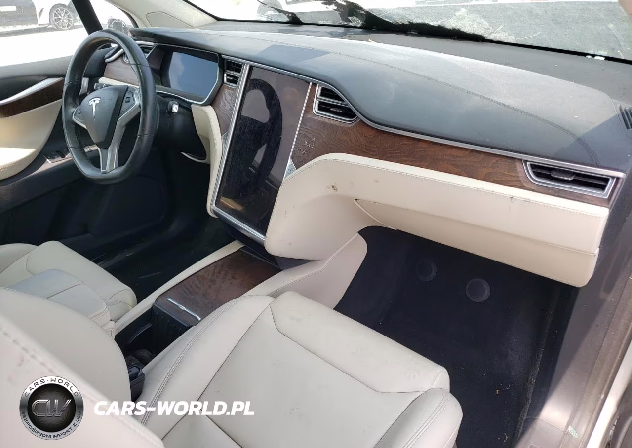 2018 Tesla Model X VIN:5YJXCDE47JF085866 - 8