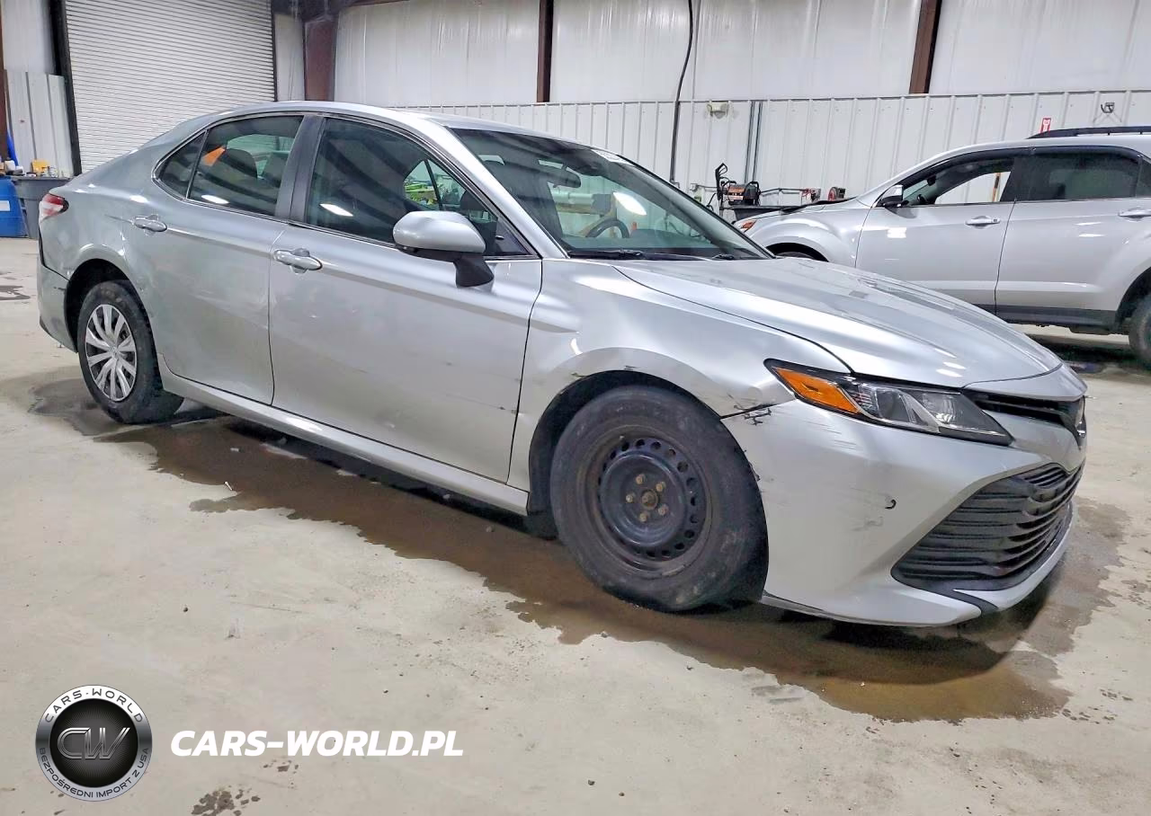 2018 Toyota Camry L VIN:4T1B11HK9JU549056 - 4
