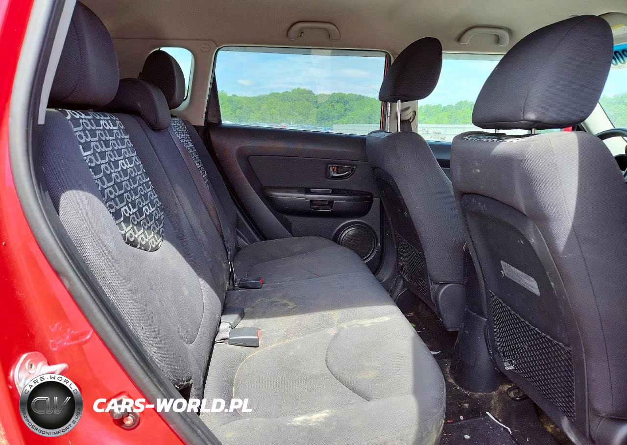2011 Kia Soul + VIN:KNDJT2A29B7315302 - 10