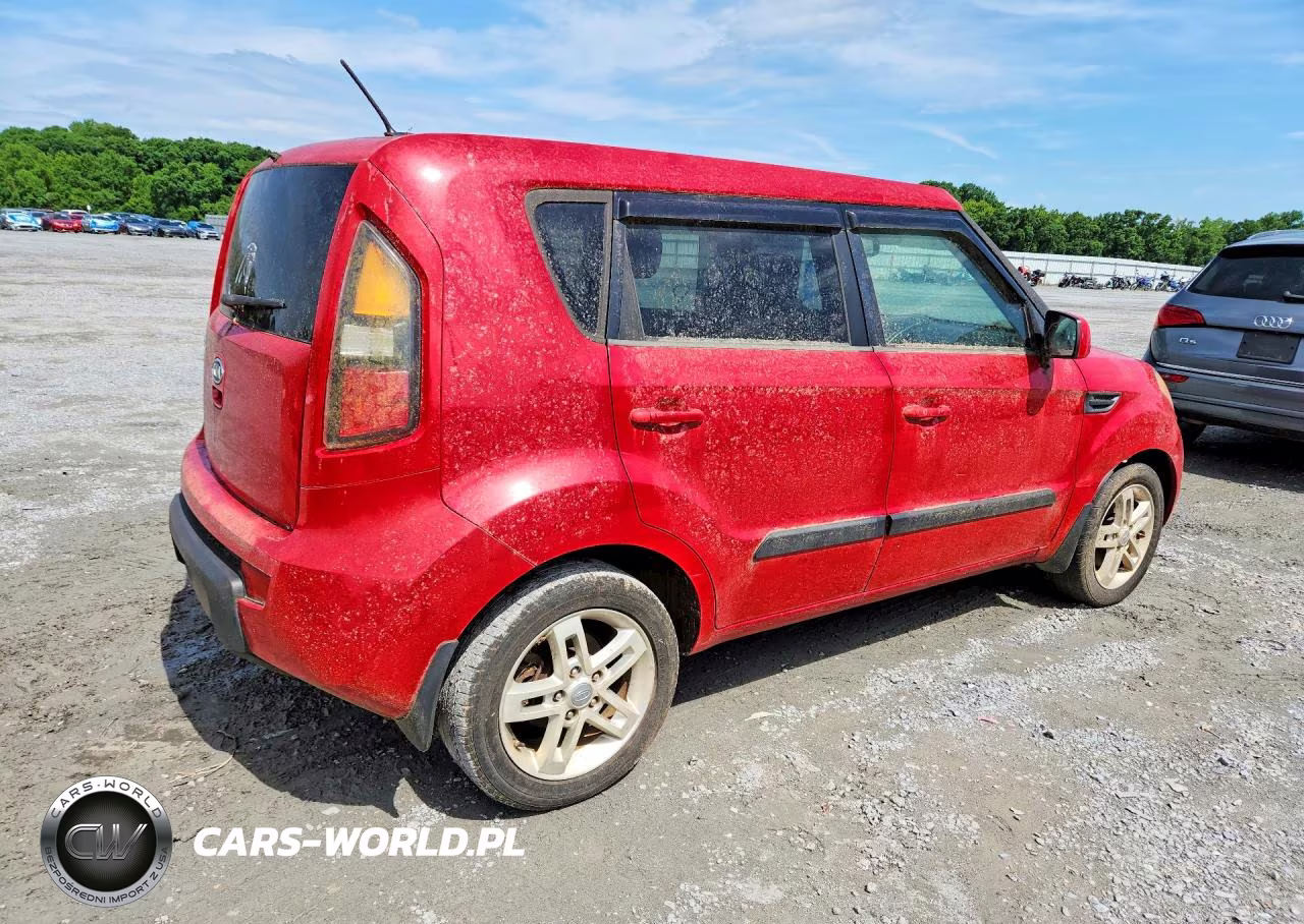 2011 Kia Soul + VIN:KNDJT2A29B7315302 - 3