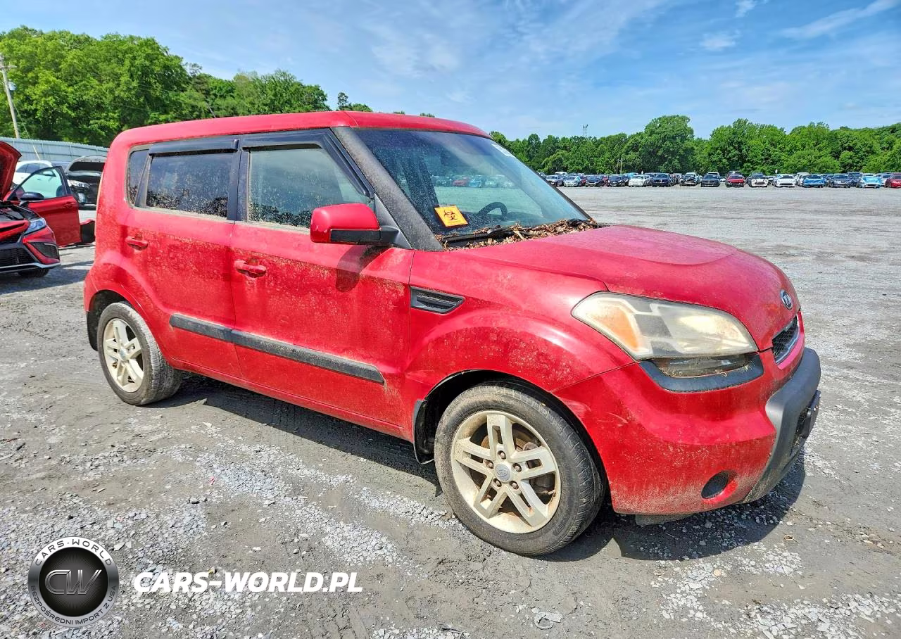2011 Kia Soul + VIN:KNDJT2A29B7315302 - 4