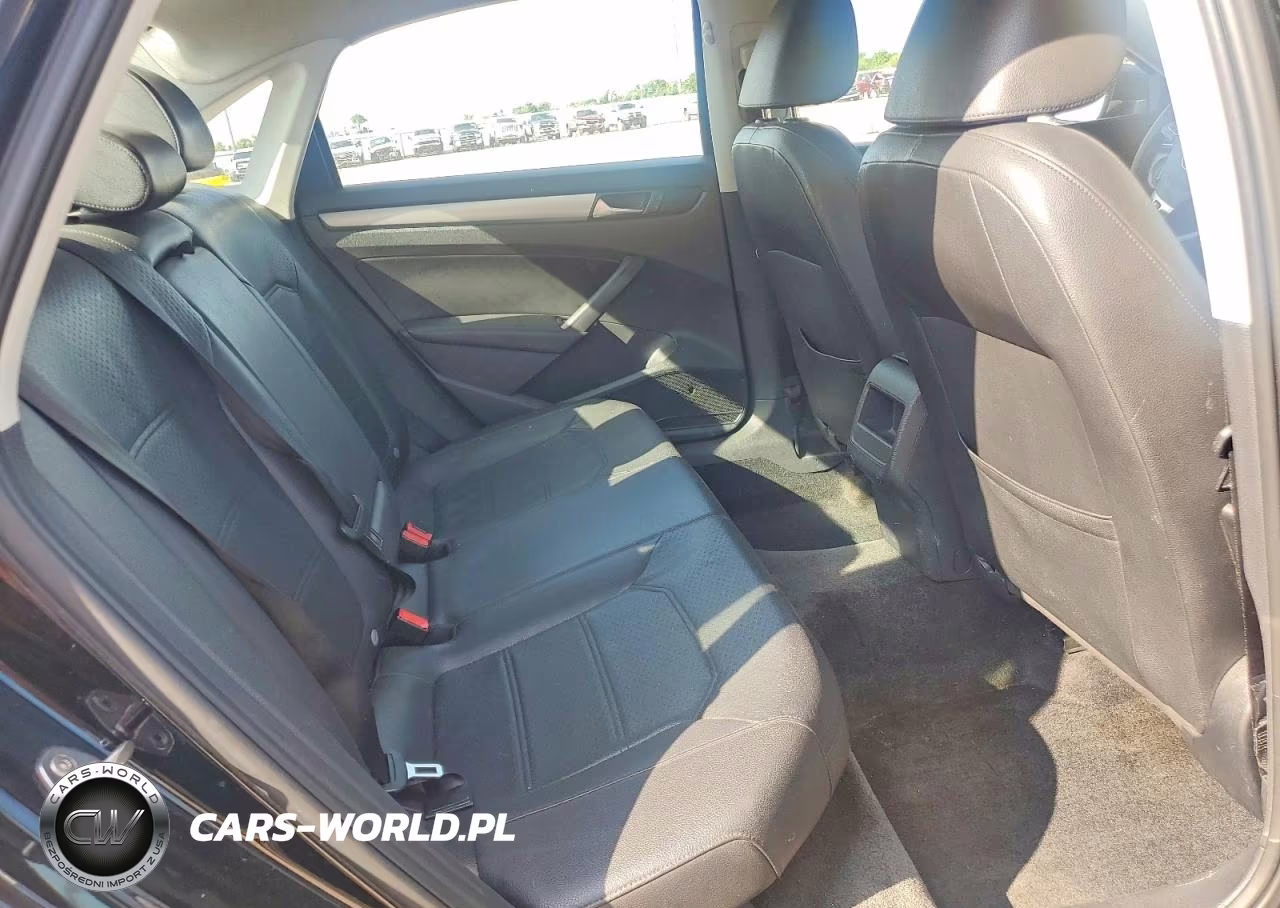 2015 Volkswagen Passat S VIN:1VWAT7A36FC060530 - 10