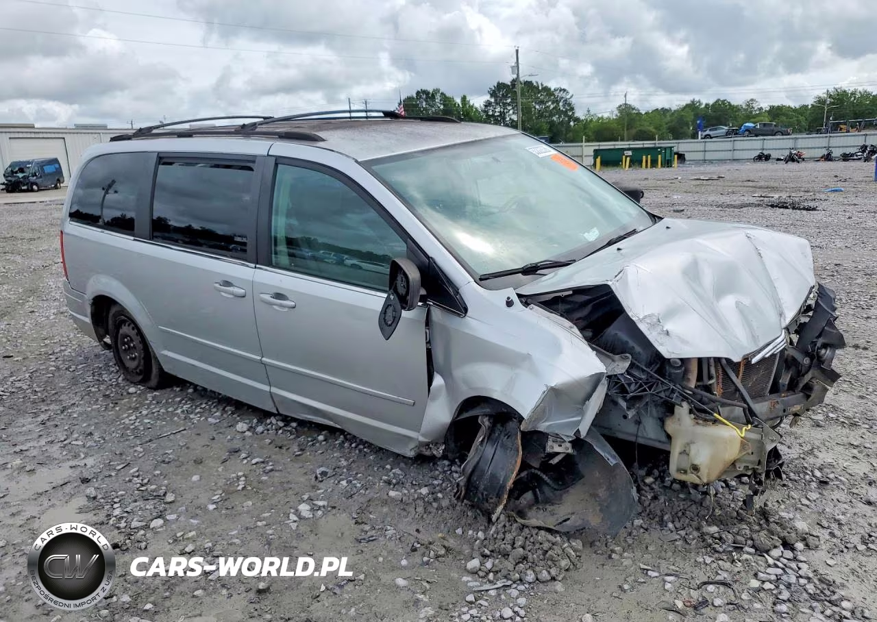 2010 Chrysler Town & Country Lx VIN:2A4RR4DE4AR155565 - 4