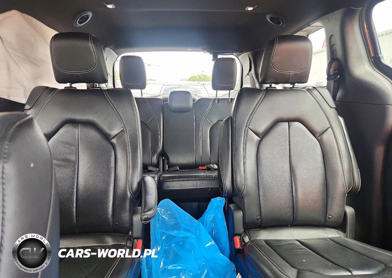 2022 Chrysler Pacifica Touring L VIN:2C4RC1BG5NR118248 - 10