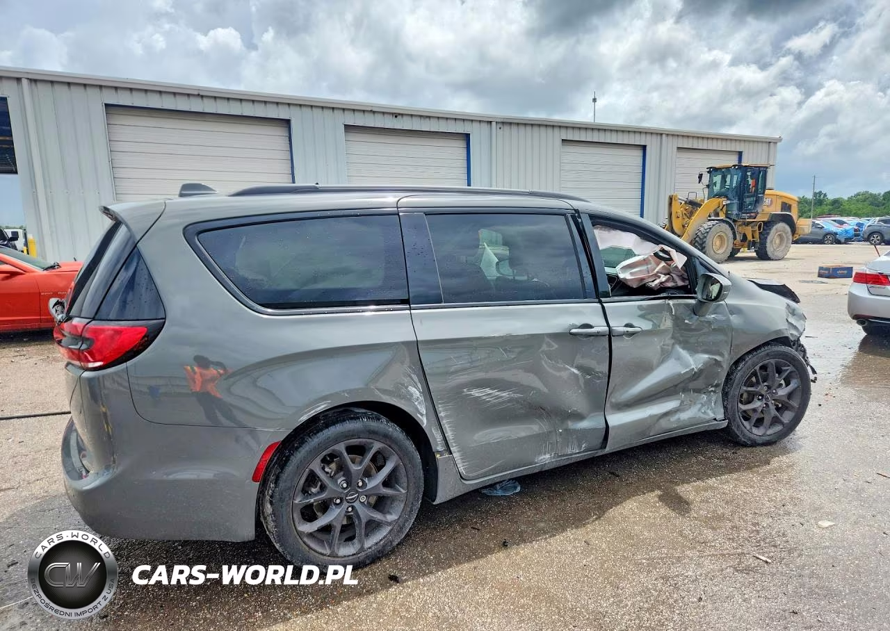 2022 Chrysler Pacifica Touring L VIN:2C4RC1BG5NR118248 - 3