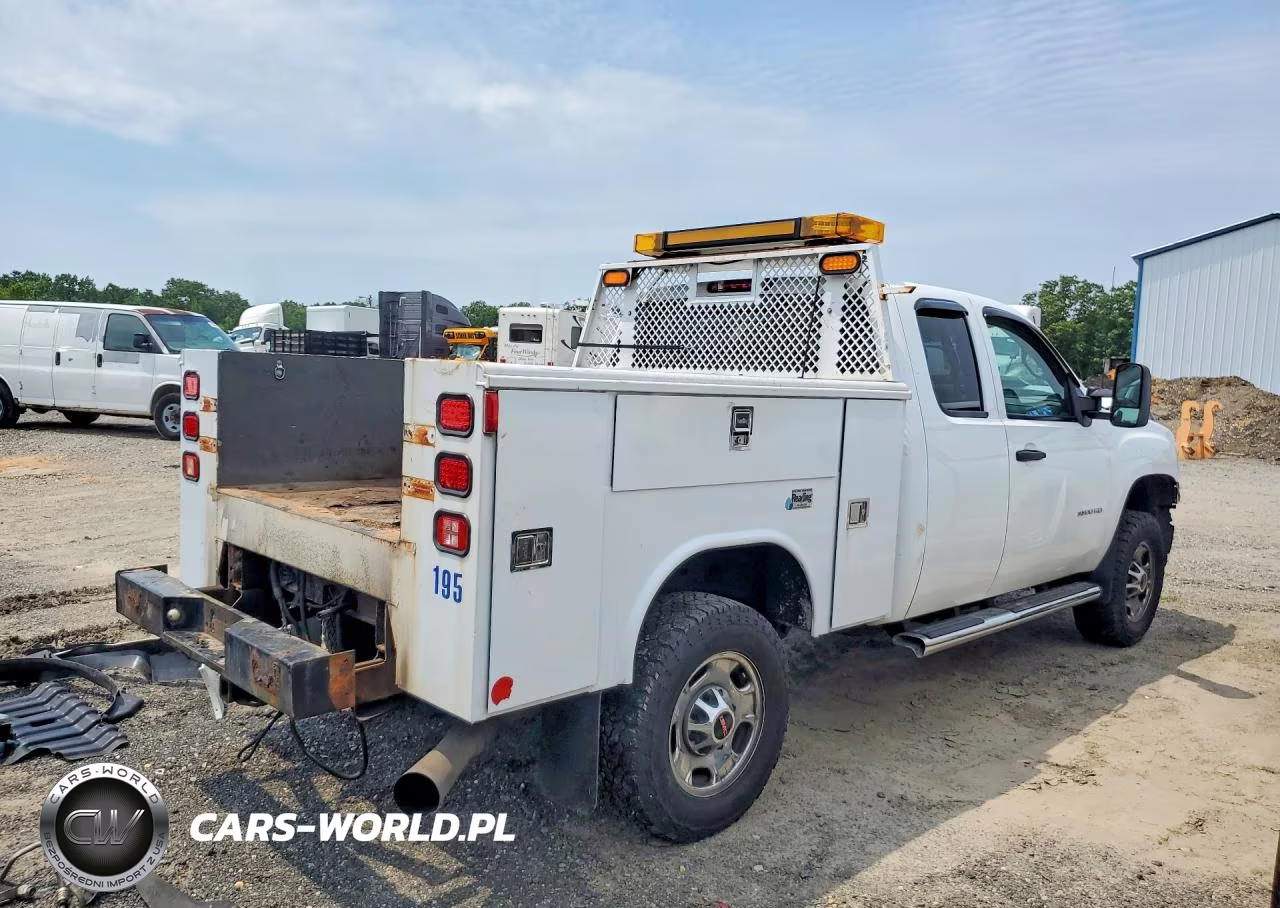 2011 GMC Sierra K2500 Heavy Duty VIN:1GT22ZC81BZ179933 - 3