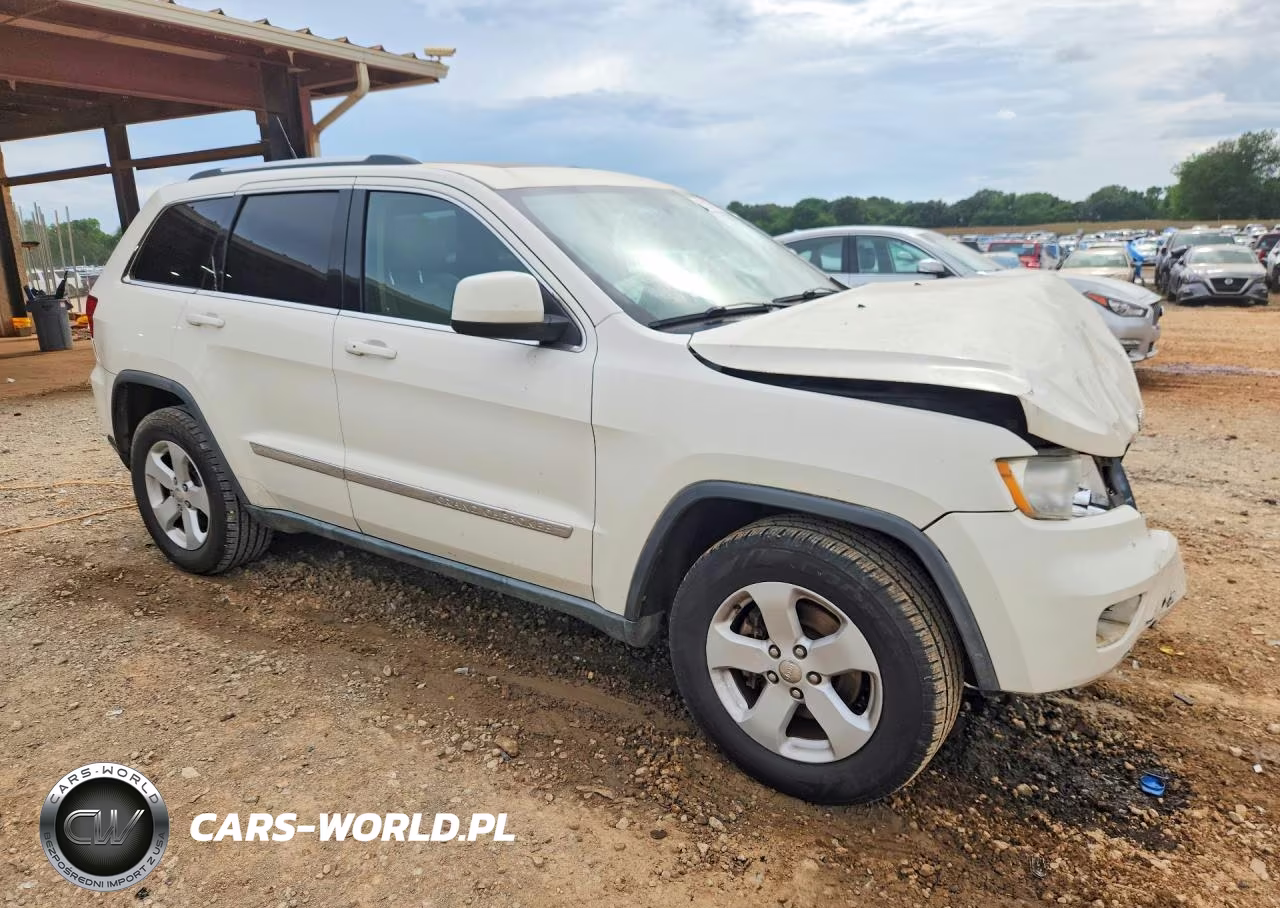 2011 Jeep Grand Cherokee Laredo VIN:1J4RS4GG0BC518231 - 4