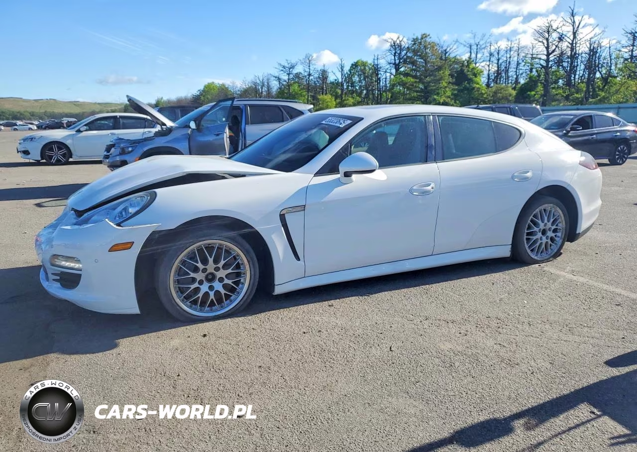 2012 Porsche Panamera 2