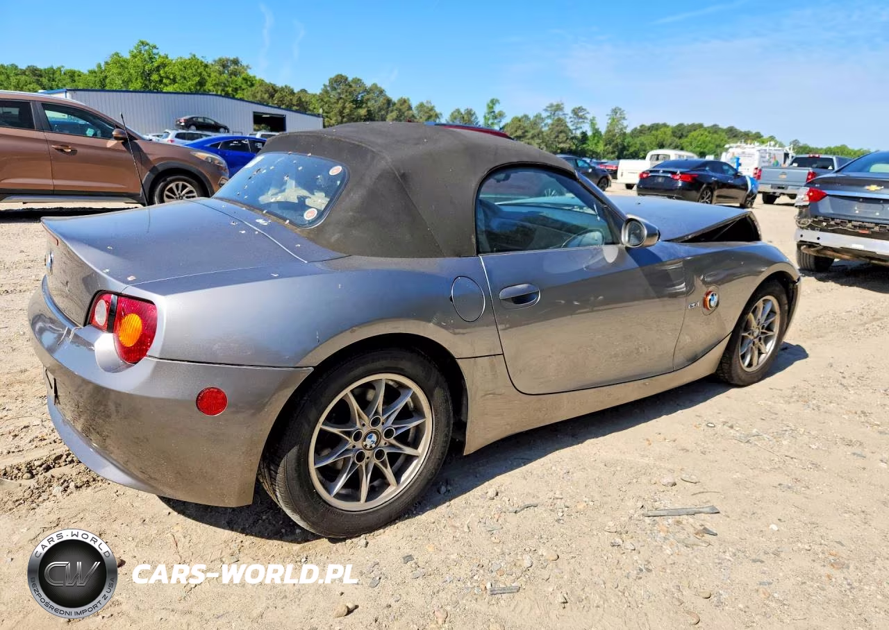 2004 BMW Z4 2.5 VIN:4USBT33574LS50682 - 3