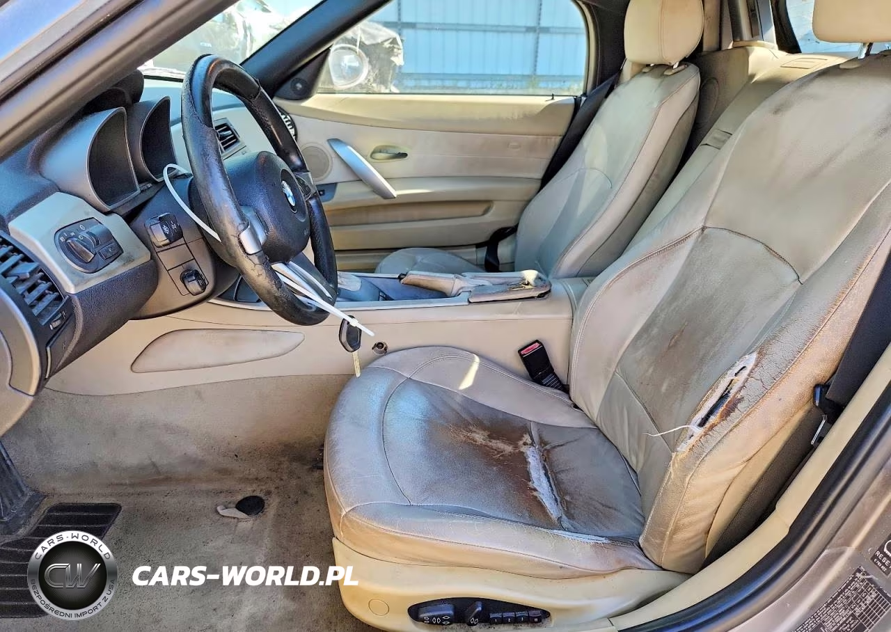 2004 BMW Z4 2.5 VIN:4USBT33574LS50682 - 7