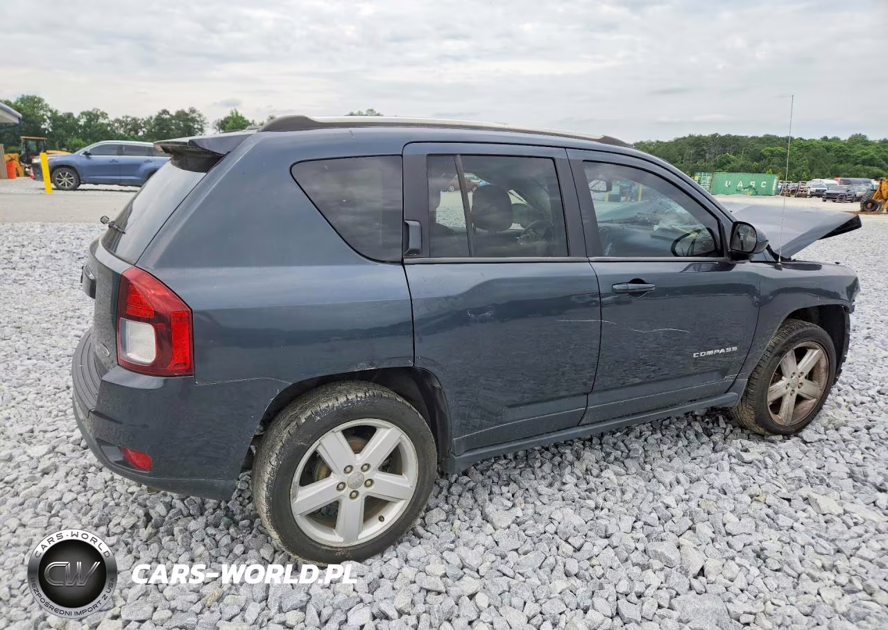 2014 Jeep Compass Latitude VIN:1C4NJCEA2ED678559 - 3