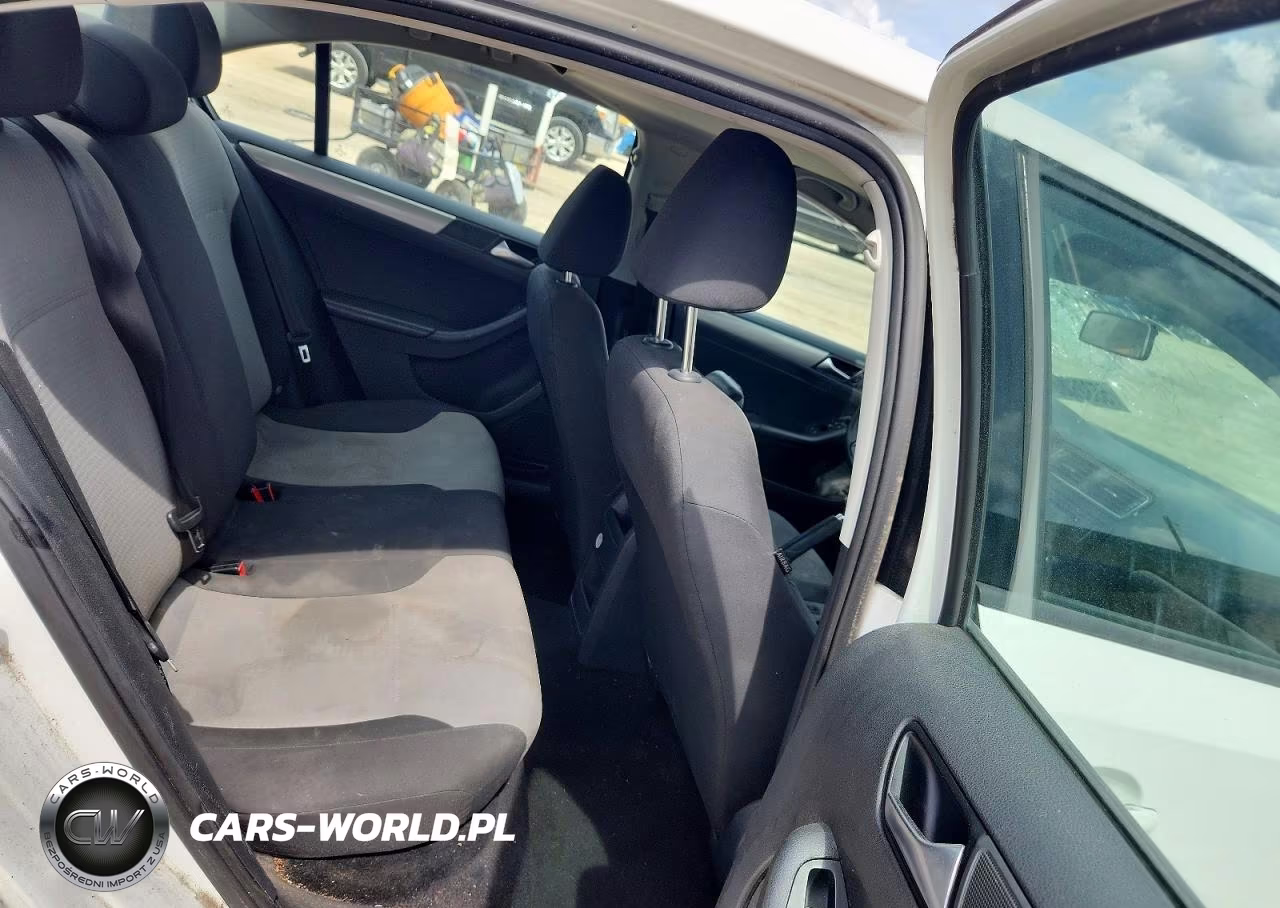 2018 Volkswagen Jetta S VIN:3VW2B7AJ6JM248011 - 10