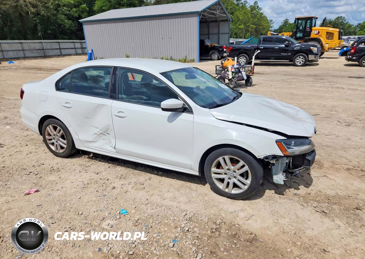 2018 Volkswagen Jetta S VIN:3VW2B7AJ6JM248011 - 4