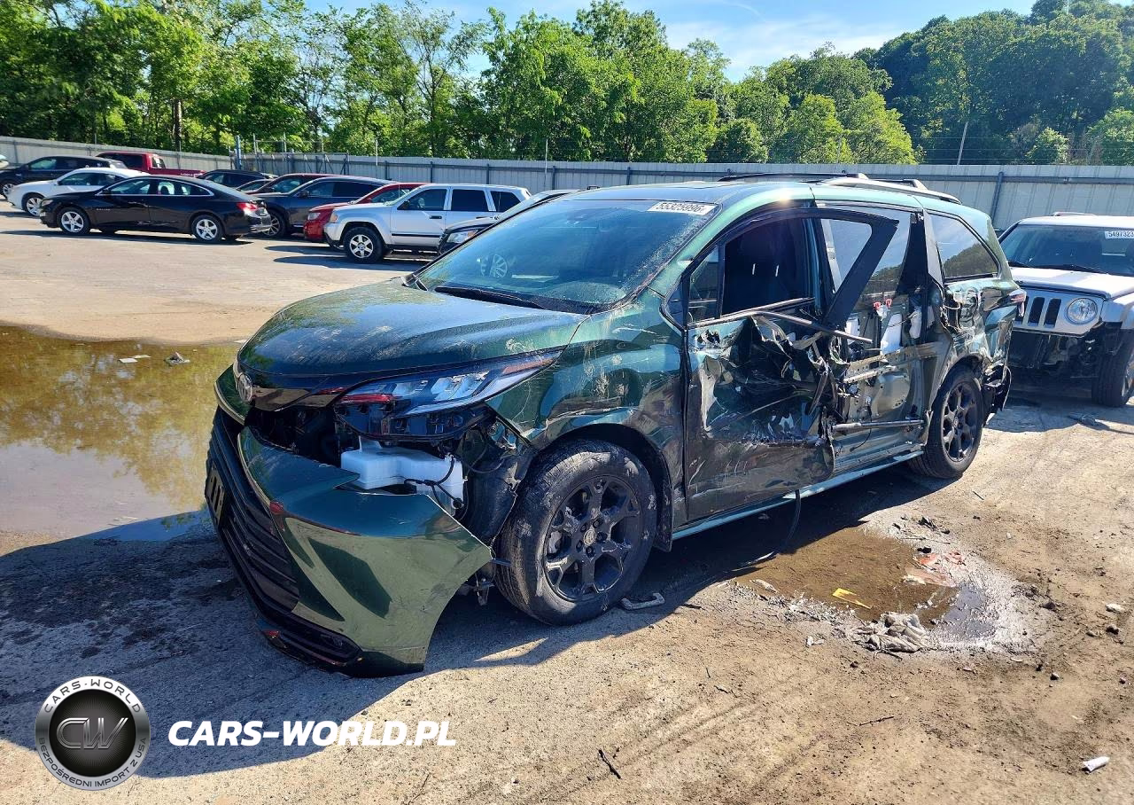 2025 Toyota Sienna Woodland Edition – zdjęcie 1 z 14