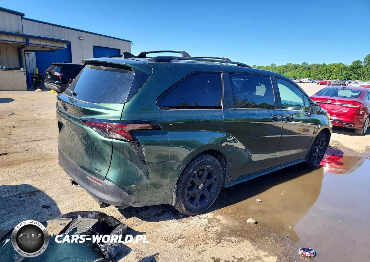 2025 Toyota Sienna Woodland Edition VIN:5TDCSKFC8SS197620 - 3