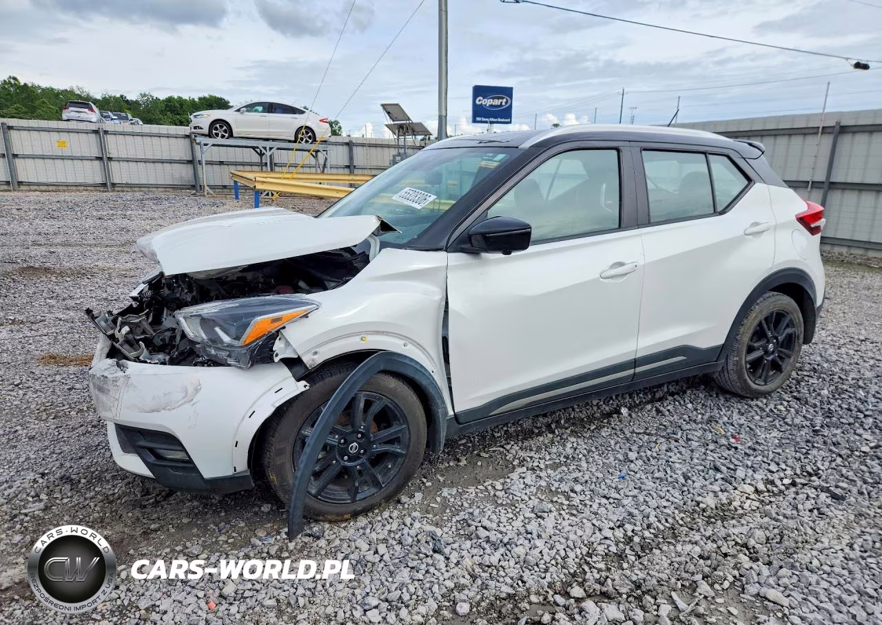 2020 Nissan Kicks Sr