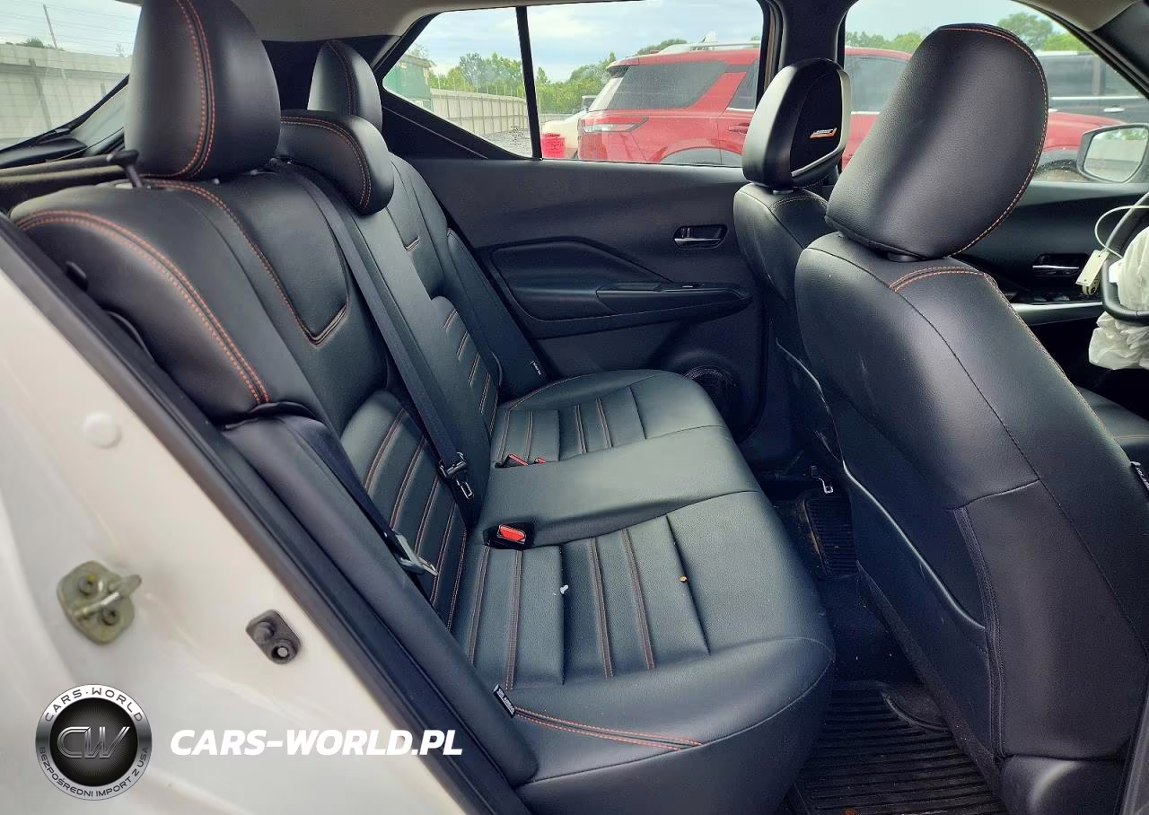 2020 Nissan Kicks Sr VIN:3N1CP5DV2LL576744 - 10