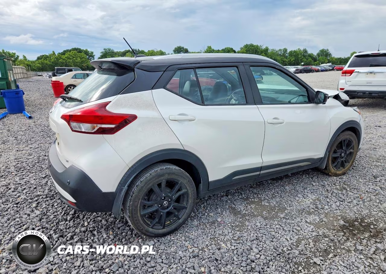 2020 Nissan Kicks Sr VIN:3N1CP5DV2LL576744 - 3