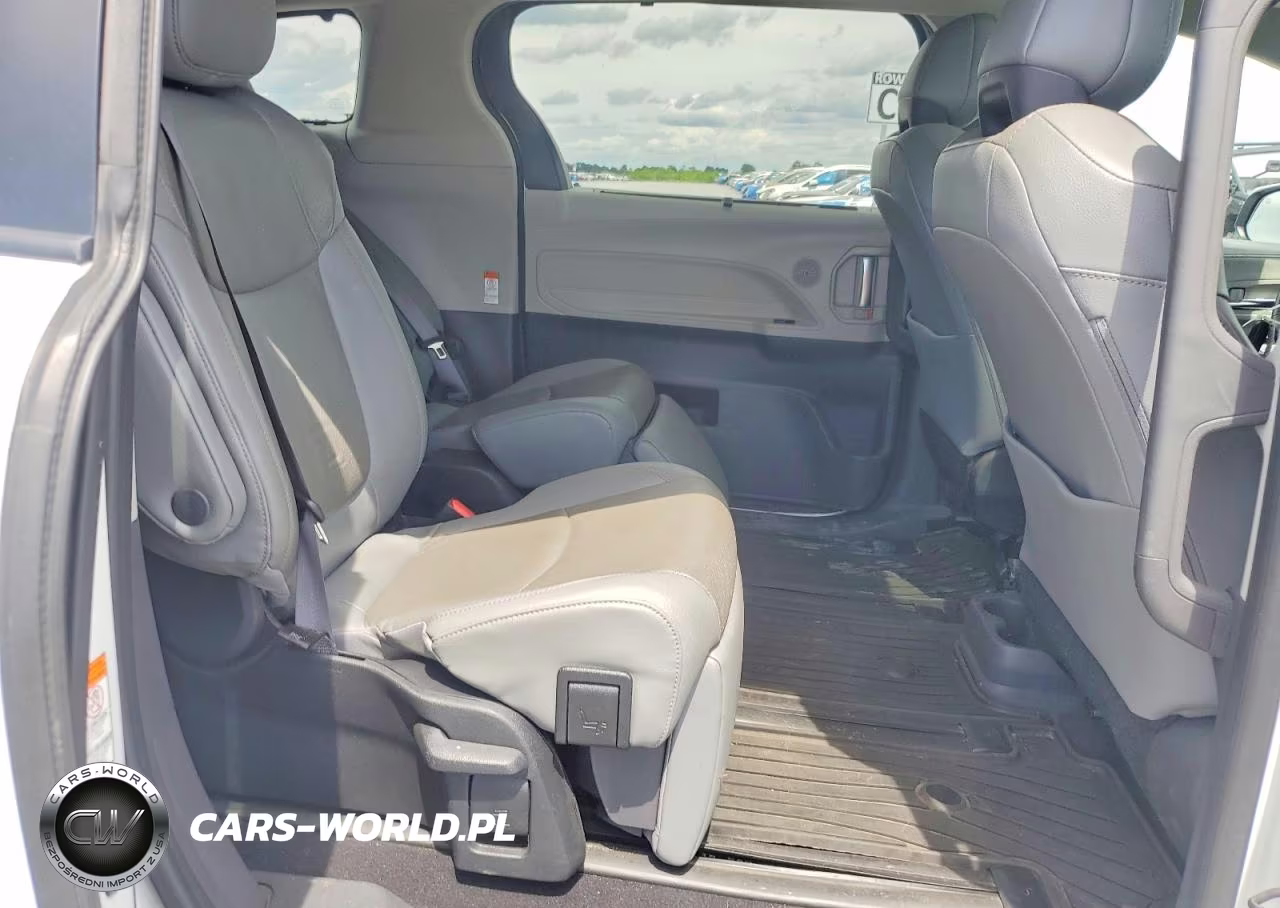 2022 Toyota Sienna Limited 7-Passenger VIN:5TDZRKEC8NS074931 - 11