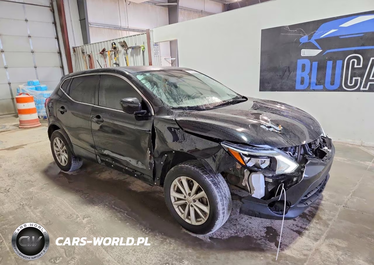 2018 Nissan Rogue Sport S VIN:JN1BJ1CP0JW165133 - 4