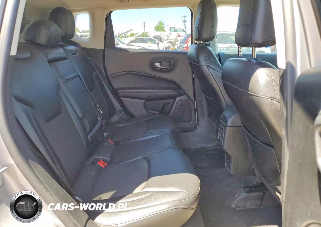 2018 Jeep Compass Latitude VIN:3C4NJDBB8JT394683 - 11