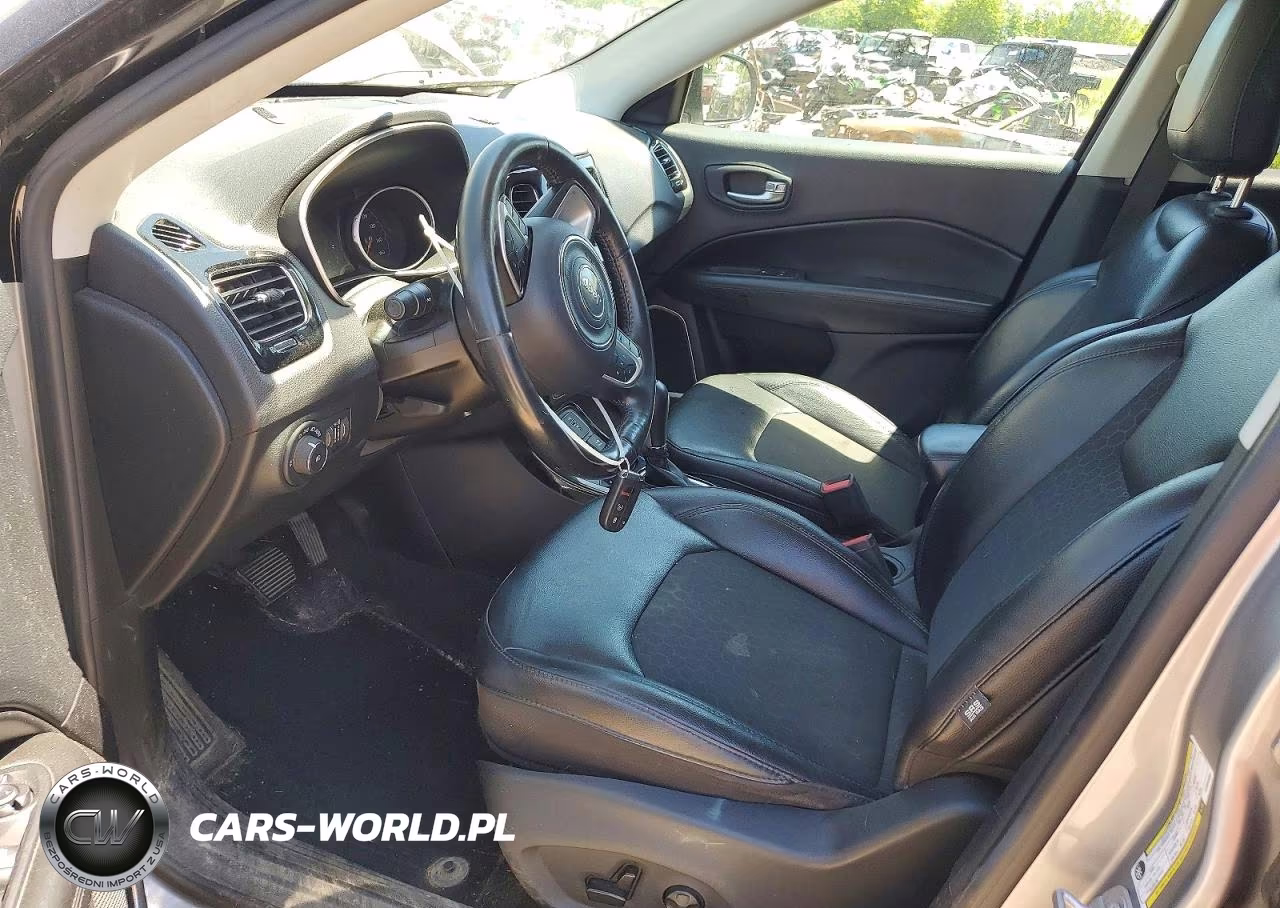 2018 Jeep Compass Latitude VIN:3C4NJDBB8JT394683 - 7