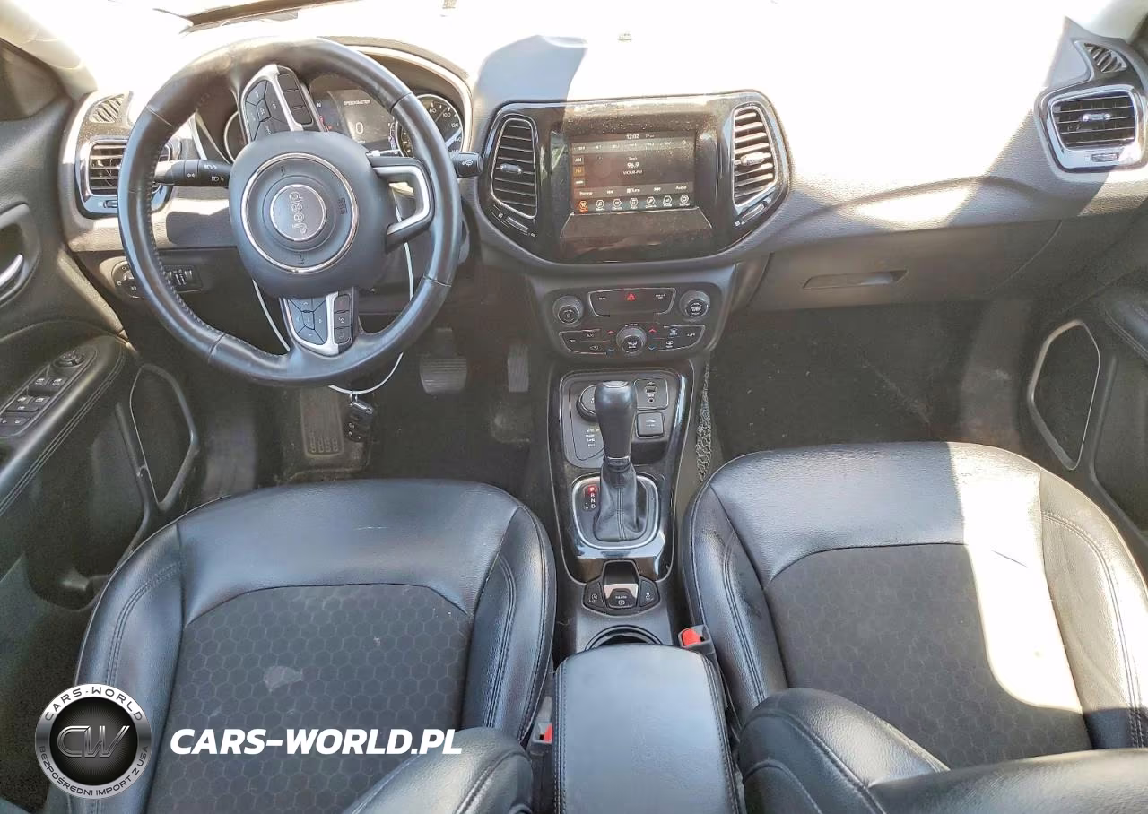 2018 Jeep Compass Latitude VIN:3C4NJDBB8JT394683 - 8