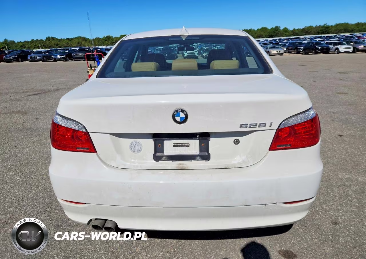 2010 BMW 528 Xi VIN:WBANV1C51AC445915 - 6