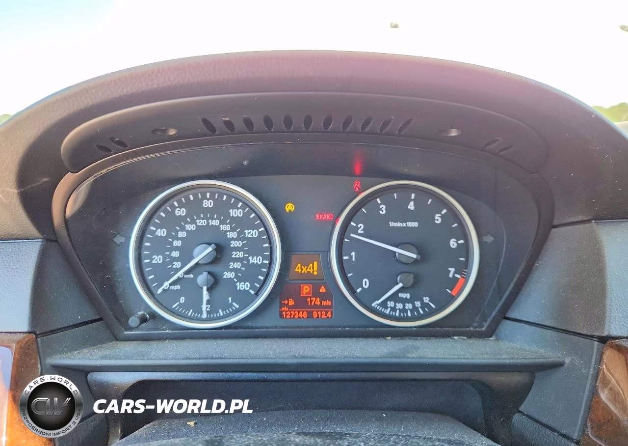 2010 BMW 528 Xi VIN:WBANV1C51AC445915 - 9