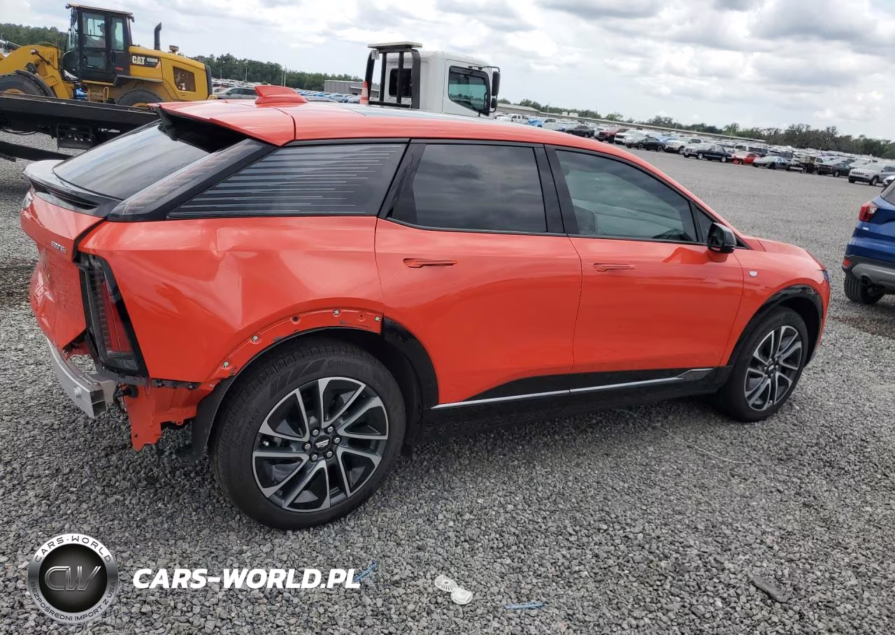 2025 Cadillac Optiq Sport VIN:3GYK3EMR6SS239404 - 3