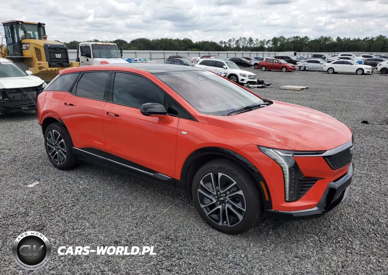 2025 Cadillac Optiq Sport VIN:3GYK3EMR6SS239404 - 4